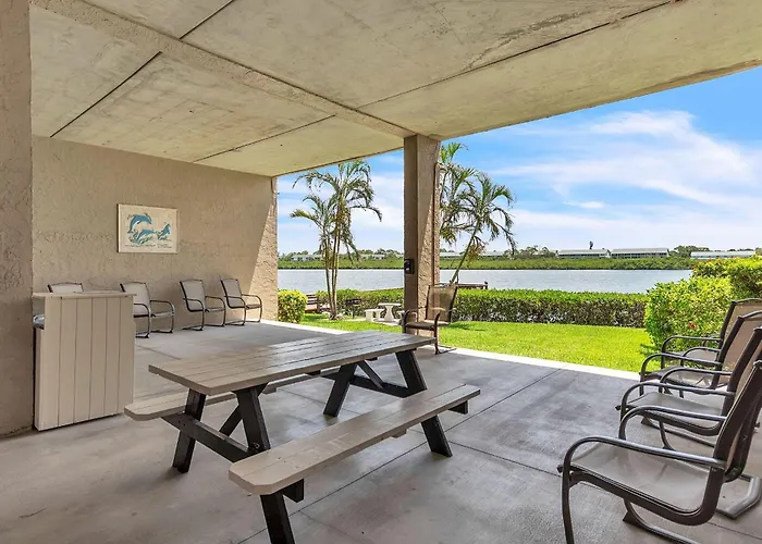 Sea Club #44 - Coral Reef Retreat